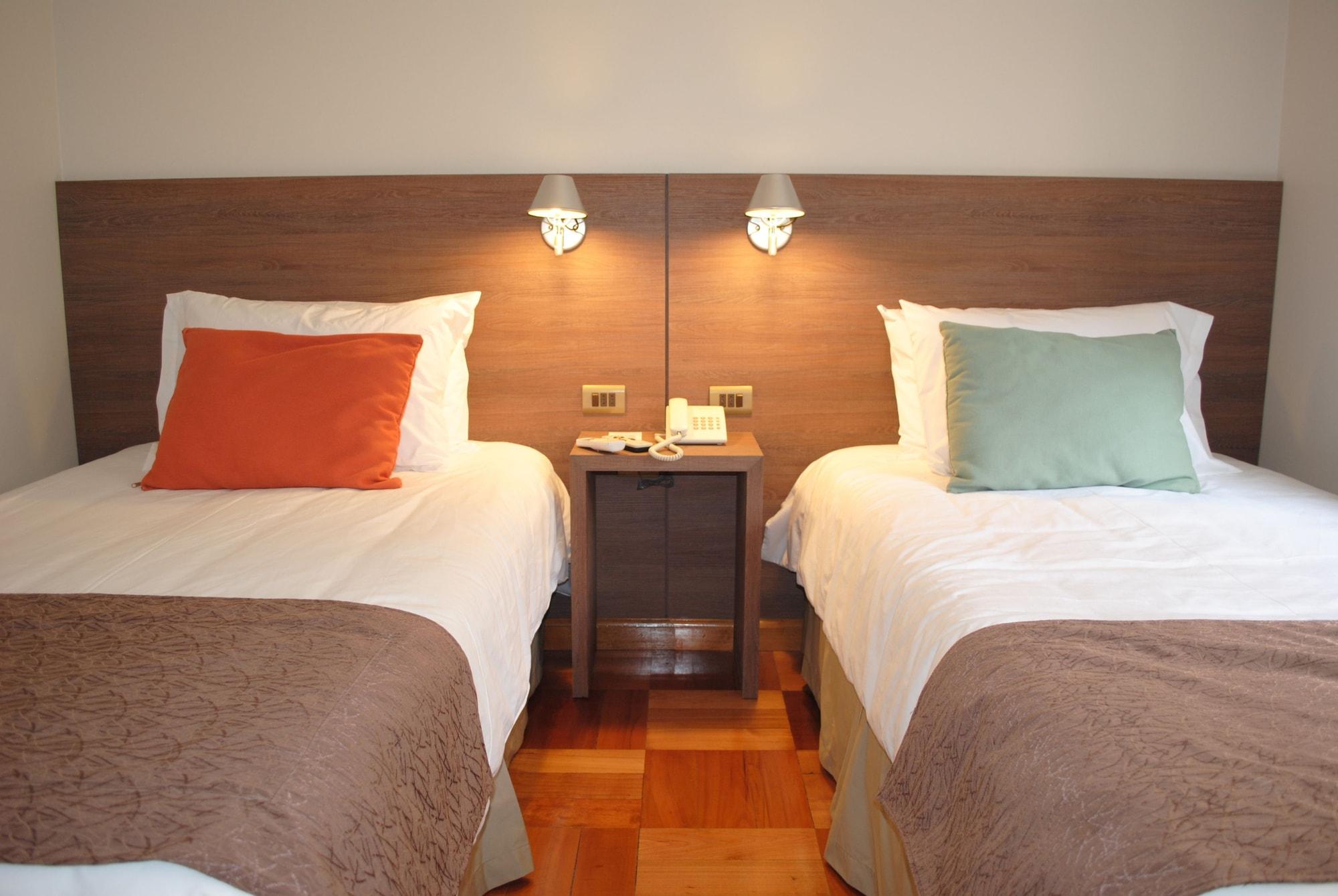 Hotel Santa Lucia Сантяго Екстериор снимка